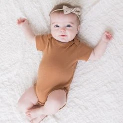 Colored Organics Baby (0-24m) Classic Short Sleeve Bodysuit 34 Colored Organics Baby (0-24m) Classic Short Sleeve Bodysuit