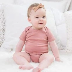 Colored Organics Baby (0-24m) Classic Short Sleeve Bodysuit 40 Colored Organics Baby (0-24m) Classic Short Sleeve Bodysuit