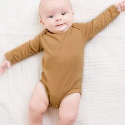 Colored Organics Classic Long Sleeve Bodysuit Baby (0-24m) 71 Colored Organics Classic Long Sleeve Bodysuit Baby (0-24m)