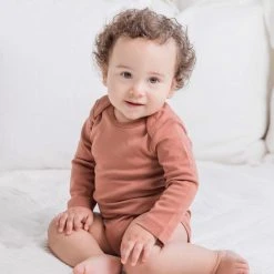 Colored Organics Classic Long Sleeve Bodysuit Baby (0-24m) 77 Colored Organics Classic Long Sleeve Bodysuit Baby (0-24m)