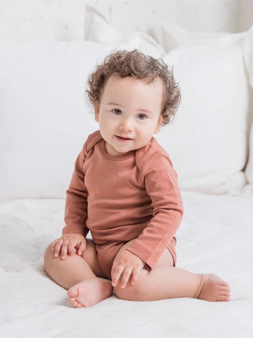 Colored Organics Classic Long Sleeve Bodysuit Baby (0-24m) 39 Colored Organics Classic Long Sleeve Bodysuit Baby (0-24m)