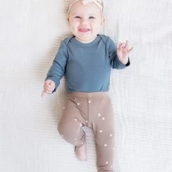 Colored Organics Classic Long Sleeve Bodysuit Baby (0-24m) 75 Colored Organics Classic Long Sleeve Bodysuit Baby (0-24m)