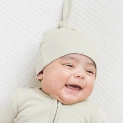 Colored Organics Classic Knotted Hat Baby (0-24m) 75 Colored Organics Classic Knotted Hat Baby (0-24m)