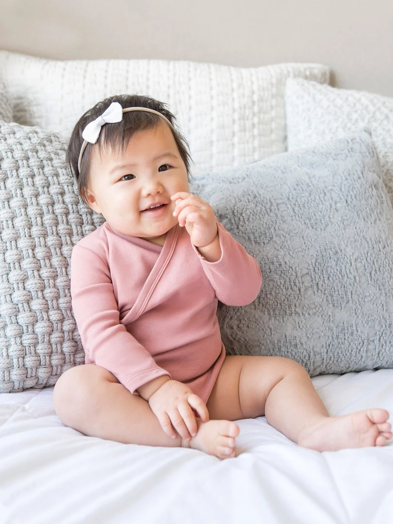 Colored Organics Classic Kimono Bodysuit - Long Sleeve Baby (0-24m) 10 Colored Organics Classic Kimono Bodysuit - Long Sleeve Baby (0-24m)