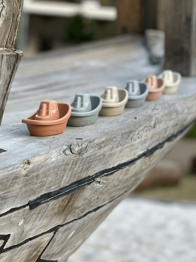 Bug + Bean Baby (0-24m) Wheat Straw Boat Toy Set 4 Bug + Bean Baby (0-24m) Wheat Straw Boat Toy Set