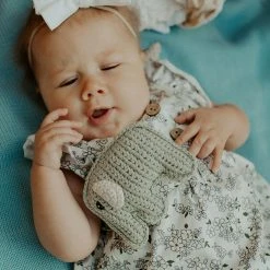 Pebble Organic Elephant Rattle Baby (0-24m)